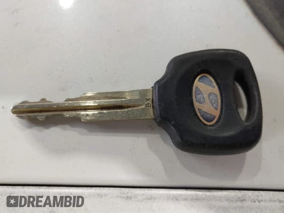 ✅ 2004 Hyundai XG • VIN: KMHFU45E24A317090 • Лот: 43143511. Опубликован ранее на IAAI с пробегом 191 802 миль. Бесплатный доступ к архиву аукционных продаж из США и подробный отчёт об истории автомобиля на DreamBid. Изображение 11.