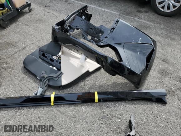 ✅ 2025 BMW iX xDrive50 • VIN: WB523CF06SCT06612 • Lot: 47318365. Listed on Copart with 2,297 mi. Free auction sales archive from the USA and detailed vehicle history report at DreamBid. Image 15.