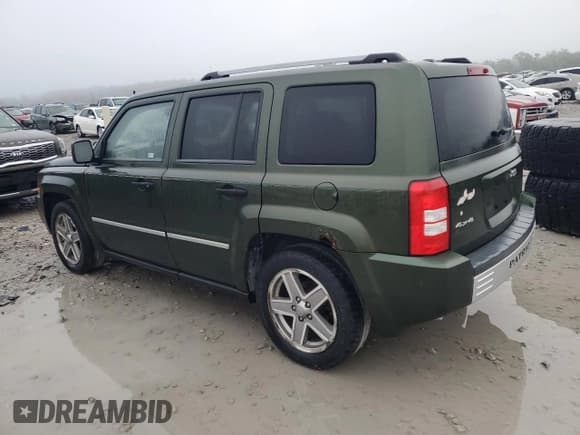 ✅ 2008 Jeep Patriot Limited • VIN: 1J8FF48WX8D667700 • Lot: 64776805. Wystawiony na Copart z przebiegiem 200 810 mil. Bezpłatny archiwum sprzedaży aukcyjnych z USA i szczegółowy raport historii pojazdu na DreamBid. Zdjęcie 2.