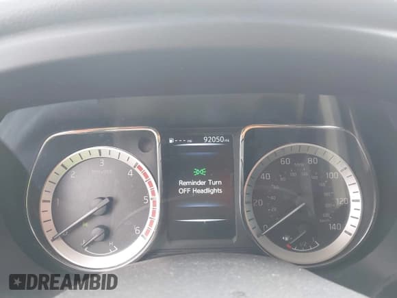 ✅ 2018 Nissan Titan Platinum Reserve • VIN: 1N6BA1F45JN517673 • Lot: 42260378. Wystawiony na IAAI z przebiegiem 92 050 mil. Bezpłatny archiwum sprzedaży aukcyjnych z USA i szczegółowy raport historii pojazdu na DreamBid. Zdjęcie 7.