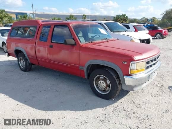 1991 Dodge Dakota z VIN 1B7FL23X5MS335433, wystawiony jako IAAI lot #41149799 z przebiegiem Nie podano mil oraz . Historia ofert i sprzedaży dostępna na DreamBid. Obrazek 1.