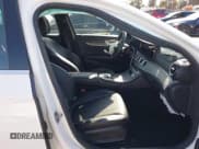 ✅ 2021 Mercedes-Benz E 350 • VIN: W1KZF8DB1MA979758 • Лот: 43514558. Опубликован ранее на IAAI с пробегом 47 282 миль. Бесплатный доступ к архиву аукционных продаж из США и подробный отчёт об истории автомобиля на DreamBid. Изображение 5.