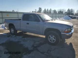 ✅ 1997 Dodge Dakota • VIN: 1B7GG23Y2VS253324 • Lot: 41780095. Wystawiony na Copart z przebiegiem 98 833 mil. Bezpłatny archiwum sprzedaży aukcyjnych z USA i szczegółowy raport historii pojazdu na DreamBid. Zdjęcie 4.