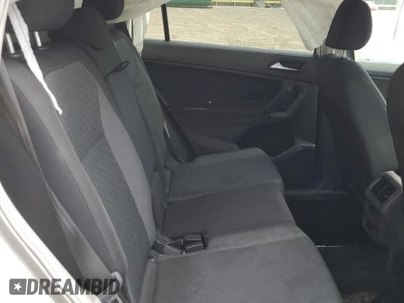 ✅ 2019 Volkswagen Tiguan S • VIN: 3VV0B7AX1KM051250 • Lot: 70844515. Listed on Copart with 199,010 mi. Free auction sales archive from the USA and detailed vehicle history report at DreamBid. Image 11.