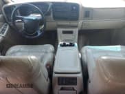 ✅ 2001 Chevrolet Suburban LT • VIN: 1GNFK16T01J223864 • Лот: 58175935. Опубликован ранее на Copart с пробегом 154 225 миль. Бесплатный доступ к архиву аукционных продаж из США и подробный отчёт об истории автомобиля на DreamBid. Изображение 8.