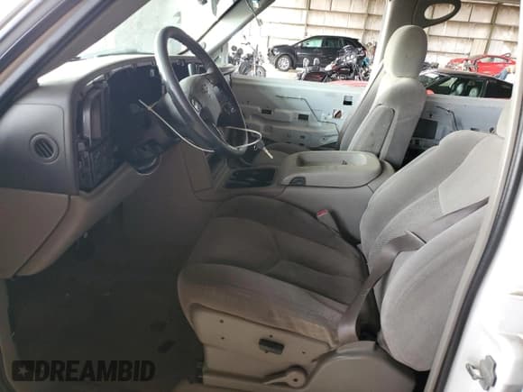 ✅ 2005 Chevrolet Suburban LT • VIN: 3GNEC16Z35G294867 • Лот: 55535585. Опубликован ранее на Copart с пробегом Не указан. Бесплатный доступ к архиву аукционных продаж из США и подробный отчёт об истории автомобиля на DreamBid. Изображение 7.