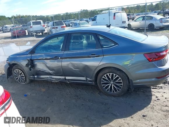 ✅ 2020 Volkswagen Jetta S • VIN: 3VWCB7BU6LM014709 • Лот: 43400211. Опубликован ранее на IAAI с пробегом 85 443 миль. Бесплатный доступ к архиву аукционных продаж из США и подробный отчёт об истории автомобиля на DreamBid. Изображение 14.