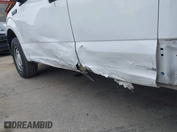 ✅ 2016 Ford F-150 XL • VIN: 1FTEX1C82GKF19719 • Lot: 42194417. Listed on IAAI with 117,207 mi. Free auction sales archive from the USA and detailed vehicle history report at DreamBid. Image 17.