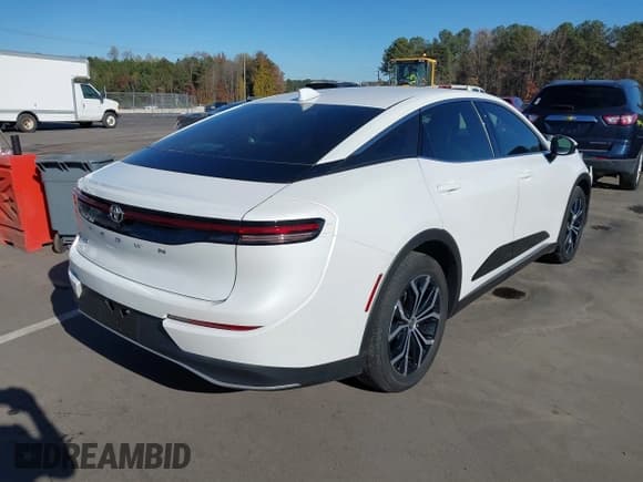 ✅ 2025 Toyota Crown Nightshade • VIN: JTDAAAAF9S3031968 • Lot: 43707887. Listed on IAAI with 9,385 mi. Free auction sales archive from the USA and detailed vehicle history report at DreamBid. Image 4.