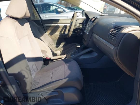 ✅ 2007 Volkswagen Jetta • VIN: 3VWGG71K27M124083 • Лот: 41208561. Опубликован ранее на IAAI с пробегом 227 408 миль. Бесплатный доступ к архиву аукционных продаж из США и подробный отчёт об истории автомобиля на DreamBid. Изображение 5.