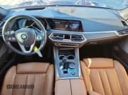 ✅ 2019 BMW X5 xDrive40i • VIN: 5UXCR6C56KLL05869 • Lot: 92683965. Wystawiony na Copart z przebiegiem 74 850 mil. Bezpłatny archiwum sprzedaży aukcyjnych z USA i szczegółowy raport historii pojazdu na DreamBid. Zdjęcie 8.