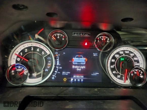 ✅ 2018 Ram 3500 SLT • VIN: 3C63R3DL5JG318774 • Lot: 97025495. Wystawiony na Copart z przebiegiem 281 183 mil. Bezpłatny archiwum sprzedaży aukcyjnych z USA i szczegółowy raport historii pojazdu na DreamBid. Zdjęcie 9.