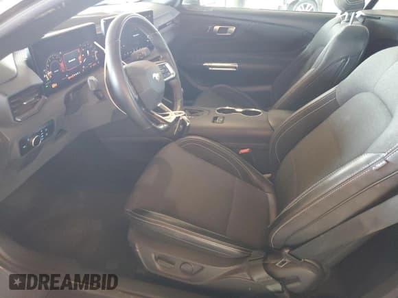 ✅ 2024 Ford Mustang EcoBoost Premium • VIN: 1FAGP8UH4R5118812 • Lot: 91237965. Listed on Copart with 10,682 mi. Free auction sales archive from the USA and detailed vehicle history report at DreamBid. Image 7.