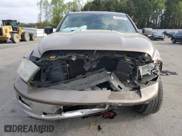 2010 Dodge 1500 Laramie z VIN 1D7RV1GT0AS183037, wystawiony jako Copart lot #51222285 z przebiegiem 214 355 mil mil oraz Szkoda całkowita • Salvage title. Historia ofert i sprzedaży dostępna na DreamBid. Obrazek 5.