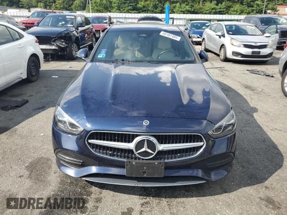 ✅ 2022 Mercedes-Benz C 300 • VIN: W1KAF4HB3NR053817 • Lot: 68102405. Wystawiony na Copart z przebiegiem Nie podano. Bezpłatny archiwum sprzedaży aukcyjnych z USA i szczegółowy raport historii pojazdu na DreamBid. Zdjęcie 5.
