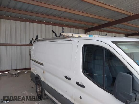 ✅ 2018 Ford Transit • VIN: 1FTYE1YM2JKA52866 • Lot: 42904132. Wystawiony na IAAI z przebiegiem 205 341 mil. Bezpłatny archiwum sprzedaży aukcyjnych z USA i szczegółowy raport historii pojazdu na DreamBid. Zdjęcie 18.