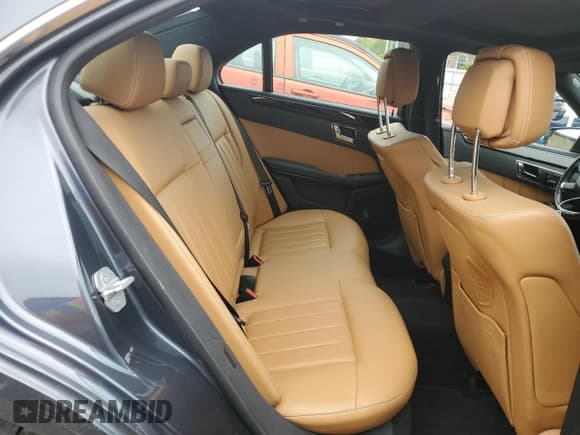 ✅ 2010 Mercedes-Benz E 550 Sport • VIN: WDDHF7CB5AA028594 • Lot: 95401605. Listed on Copart with 116,940 mi. Free auction sales archive from the USA and detailed vehicle history report at DreamBid. Image 10.