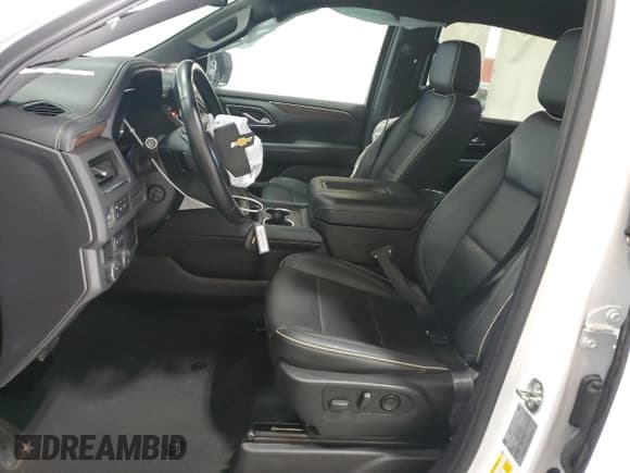 ✅ 2023 Chevrolet Suburban Premier • VIN: 1GNSCFKD2PR344574 • Lot: 86232995. Wystawiony na Copart z przebiegiem Nie podano. Bezpłatny archiwum sprzedaży aukcyjnych z USA i szczegółowy raport historii pojazdu na DreamBid. Zdjęcie 7.