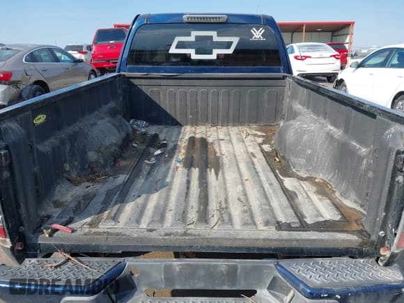 ✅ 2004 Chevrolet Colorado LS Z71 • VIN: 1GCDT196048188709 • Lot: 41685930. Listed on IAAI with 153,673 mi. Free auction sales archive from the USA and detailed vehicle history report at DreamBid. Image 18.