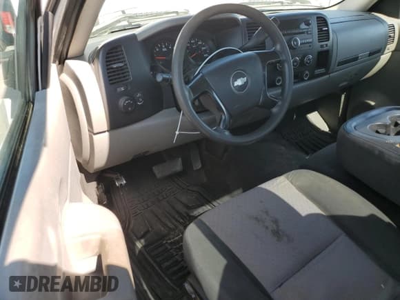 ✅ 2008 Chevrolet Silverado 1500 Work Truck • VIN: 1GCEC14008Z298277 • Lot: 61936185. Listed on Copart with 140,706 mi. Free auction sales archive from the USA and detailed vehicle history report at DreamBid. Image 8.