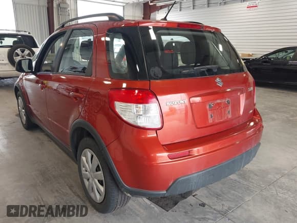 ✅ 2011 Suzuki SX4 Crossover • VIN: JS2YB5A31B6303734 • Lot: 42412932. Wystawiony na IAAI z przebiegiem 110 108 mil. Bezpłatny archiwum sprzedaży aukcyjnych z USA i szczegółowy raport historii pojazdu na DreamBid. Zdjęcie 3.