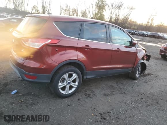 ✅ 2014 Ford Escape SE • VIN: 1FMCU9GX2EUC80766 • Lot: 92419085. Listed on Copart with 105,718 mi. Free auction sales archive from the USA and detailed vehicle history report at DreamBid. Image 3.