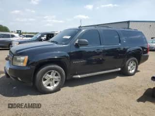 2010 Chevrolet Suburban LT z VIN 1GNUKJE30AR143183, wystawiony jako Copart lot #62062915 z przebiegiem 206 514 mil mil oraz Szkoda całkowita • Salvage title. Historia ofert i sprzedaży dostępna na DreamBid. Obrazek 1.