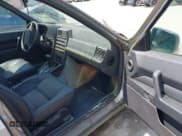 ✅ 1991 Alfa Romeo 164 • VIN: ZAREA43L4M6183217 • Lot: 42400315. Wystawiony na IAAI z przebiegiem 60 188 mil. Bezpłatny archiwum sprzedaży aukcyjnych z USA i szczegółowy raport historii pojazdu na DreamBid. Zdjęcie 5.