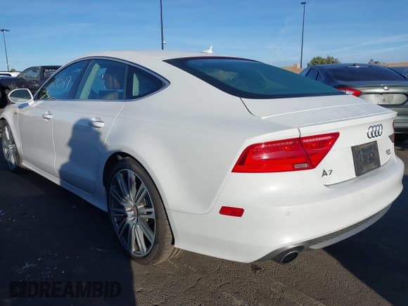 ✅ 2012 Audi A7 Prestige • VIN: WAU2GAFC4CN173116 • Lot: 41610049. Listed on IAAI with 195,019 mi. Free auction sales archive from the USA and detailed vehicle history report at DreamBid. Image 3.