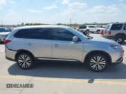 ✅ 2020 Mitsubishi Outlander SE • VIN: JA4AD3A38LJ000257 • Lot: 43329776. Listed on IAAI with 126,839 mi. Free auction sales archive from the USA and detailed vehicle history report at DreamBid. Image 13.