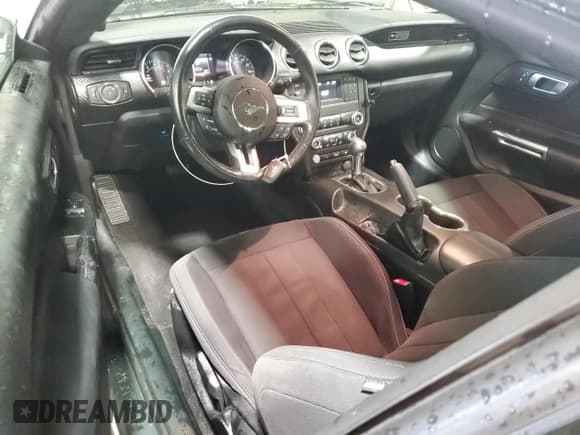 ✅ 2020 Ford Mustang EcoBoost Premium • VIN: 1FA6P8TH4L5161311 • Лот: 92308585. Опубликован ранее на Copart с пробегом 48 601 миль. Бесплатный доступ к архиву аукционных продаж из США и подробный отчёт об истории автомобиля на DreamBid. Изображение 8.