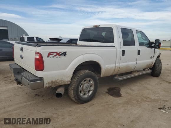 ✅ 2015 Ford F-250 Lariat • VIN: 1FT7W2BT0FEA79908 • Lot: 81835695. Wystawiony na Copart z przebiegiem Nie podano. Bezpłatny archiwum sprzedaży aukcyjnych z USA i szczegółowy raport historii pojazdu na DreamBid. Zdjęcie 3.