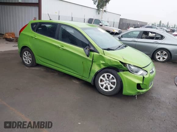 2014 Hyundai Accent GS z VIN KMHCT5AE5EU170717, wystawiony jako IAAI lot #43089589 z przebiegiem 109 181 mil mil oraz . Historia ofert i sprzedaży dostępna na DreamBid. Obrazek 1.