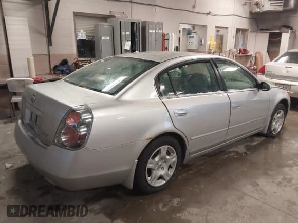 ✅ 2002 Nissan Altima S • VIN: 1N4AL11D32C268583 • Lot: 43796806. Listed on IAAI with 115,118 mi. Free auction sales archive from the USA and detailed vehicle history report at DreamBid. Image 4.
