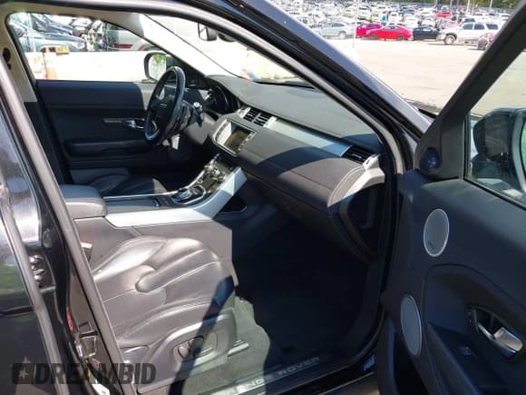 ✅ 2013 Land Rover Range Rover Evoque Pure Premium • VIN: SALVR2BG5DH728012 • Lot: 42759676. Wystawiony na IAAI z przebiegiem 108 391 mil. Bezpłatny archiwum sprzedaży aukcyjnych z USA i szczegółowy raport historii pojazdu na DreamBid. Zdjęcie 5.