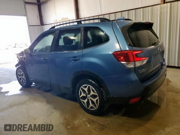 ✅ 2021 Subaru Forester Premium • VIN: JF2SKAJC0MH411621 • Lot: 60086545. Listed on Copart with 105,810 mi. Free auction sales archive from the USA and detailed vehicle history report at DreamBid. Image 2.