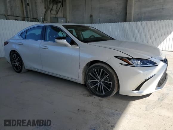 ✅ 2024 Lexus ES 350 • VIN: 58ADZ1B12RU169613 • Lot: 82449195. Wystawiony na Copart z przebiegiem 15 911 mil. Bezpłatny archiwum sprzedaży aukcyjnych z USA i szczegółowy raport historii pojazdu na DreamBid. Zdjęcie 4.