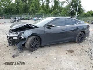 ✅ 2019 Nissan Maxima SR • VIN: 1N4AA6AVXKC374993 • Lot: 68588535. Wystawiony na Copart z przebiegiem 107 208 mil. Bezpłatny archiwum sprzedaży aukcyjnych z USA i szczegółowy raport historii pojazdu na DreamBid. Zdjęcie 1.