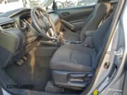 ✅ 2022 Toyota Corolla Cross LE • VIN: 7MUBAAAG2NV008070 • Лот: 94670445. Опубликован ранее на Copart с пробегом 113 224 миль. Бесплатный доступ к архиву аукционных продаж из США и подробный отчёт об истории автомобиля на DreamBid. Изображение 7.