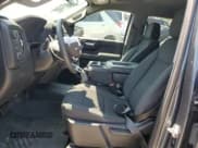 ✅ 2020 Chevrolet Silverado 1500 Custom Trail Boss • VIN: 1GCPYCEF7LZ162195 • Lot: 62842204. Wystawiony na Copart z przebiegiem 32 907 mil. Bezpłatny archiwum sprzedaży aukcyjnych z USA i szczegółowy raport historii pojazdu na DreamBid. Zdjęcie 7.