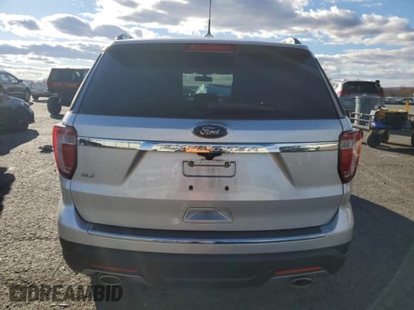 ✅ 2018 Ford Explorer XLT • VIN: 1FM5K7D86JGC81623 • Лот: 91637475. Опубликован ранее на Copart с пробегом 71 234 миль. Бесплатный доступ к архиву аукционных продаж из США и подробный отчёт об истории автомобиля на DreamBid. Изображение 6.