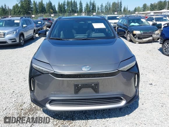 ✅ 2023 Toyota bZ4X XLE • VIN: JTMABACA5PA028969 • Лот: 42807613. Опубликован ранее на IAAI с пробегом 6 975 миль. Бесплатный доступ к архиву аукционных продаж из США и подробный отчёт об истории автомобиля на DreamBid. Изображение 13.