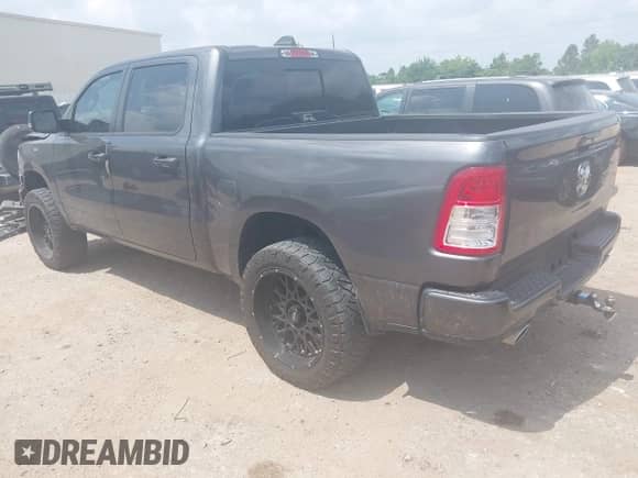 2024 Ram 1500 Big Horn с VIN 1C6SRFFT5RN184572, выставлен на аукционе IAAI как лот 42329848 с пробегом 32 567 миль миль и . История ставок и продаж доступна на DreamBid. Изображение 3.