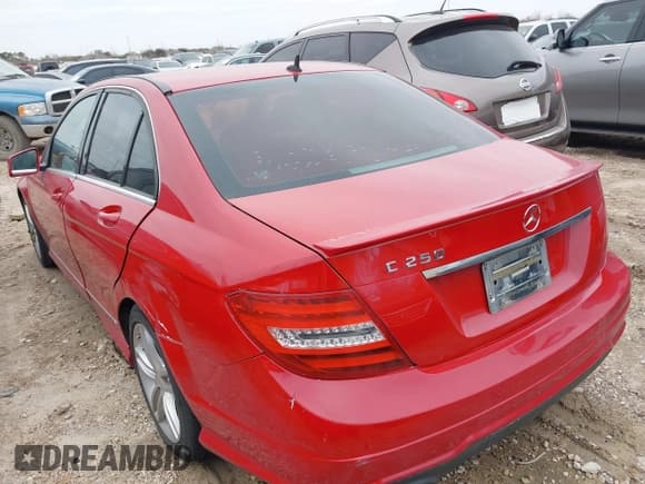 ✅ 2013 Mercedes-Benz C 250 Sport • VIN: WDDGF4HBXDR263873 • Lot: 41266862. Wystawiony na IAAI z przebiegiem 112 861 mil. Bezpłatny archiwum sprzedaży aukcyjnych z USA i szczegółowy raport historii pojazdu na DreamBid. Zdjęcie 3.