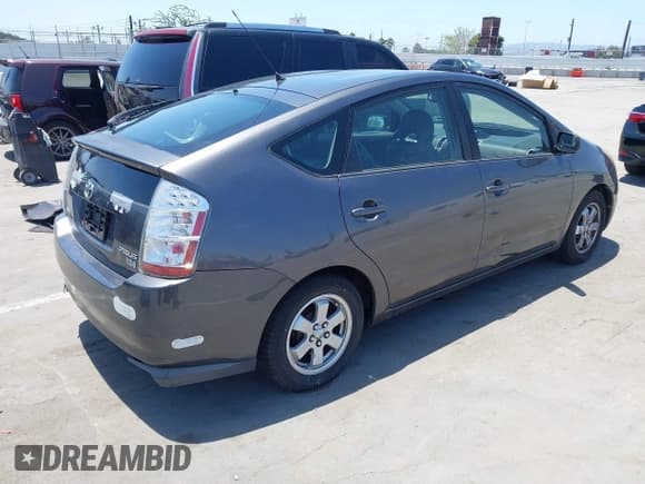 ✅ 2008 Toyota Prius • VIN: JTDKB20UX83354975 • Lot: 42558161. Listed on IAAI with 301,101 mi. Free auction sales archive from the USA and detailed vehicle history report at DreamBid. Image 4.