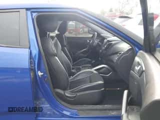 2014 Hyundai Veloster Turbo z VIN KMHTC6AE5EU192822, wystawiony jako IAAI lot #43484645 z przebiegiem 114 938 mil mil oraz . Historia ofert i sprzedaży dostępna na DreamBid. Obrazek 5.