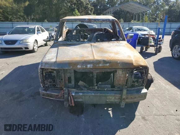 ✅ 1984 Ford Bronco Custom • VIN: 1FMDU15F9ELA55864 • Lot: 92121875. Listed on Copart with Not provided. Free auction sales archive from the USA and detailed vehicle history report at DreamBid. Image 5.