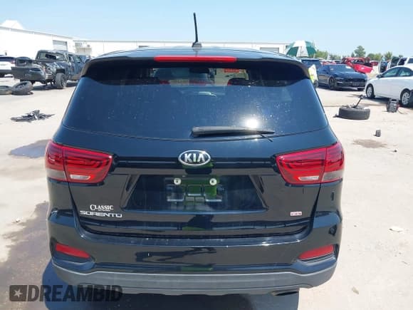 ✅ 2019 Kia Sorento LX • VIN: 5XYPG4A35KG585035 • Лот: 43152392. Опубликован ранее на IAAI с пробегом 74 123 миль. Бесплатный доступ к архиву аукционных продаж из США и подробный отчёт об истории автомобиля на DreamBid. Изображение 16.