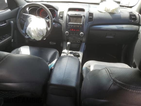 ✅ 2011 Kia Sorento SX • VIN: 5XYKW4A27BG103122 • Lot: 71590065. Listed on Copart with 167,786 mi. Free auction sales archive from the USA and detailed vehicle history report at DreamBid. Image 8.