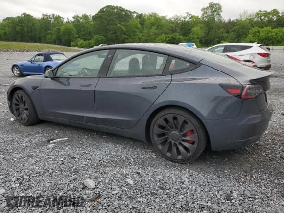✅ 2021 Tesla Model 3 Performance • VIN: 5YJ3E1EC0MF913646 • Lot: 53123625. Wystawiony na Copart z przebiegiem 40 005 mil. Bezpłatny archiwum sprzedaży aukcyjnych z USA i szczegółowy raport historii pojazdu na DreamBid. Zdjęcie 2.